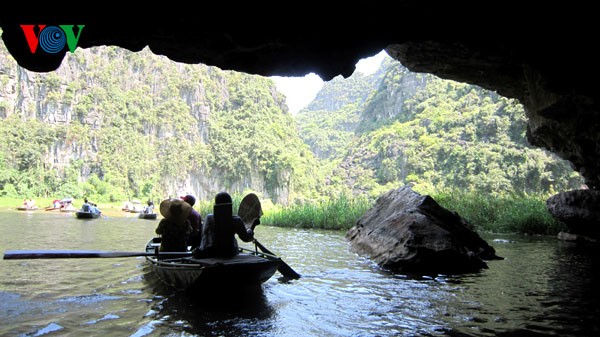 Tam Coc – Ha Long Bay on land - ảnh 11